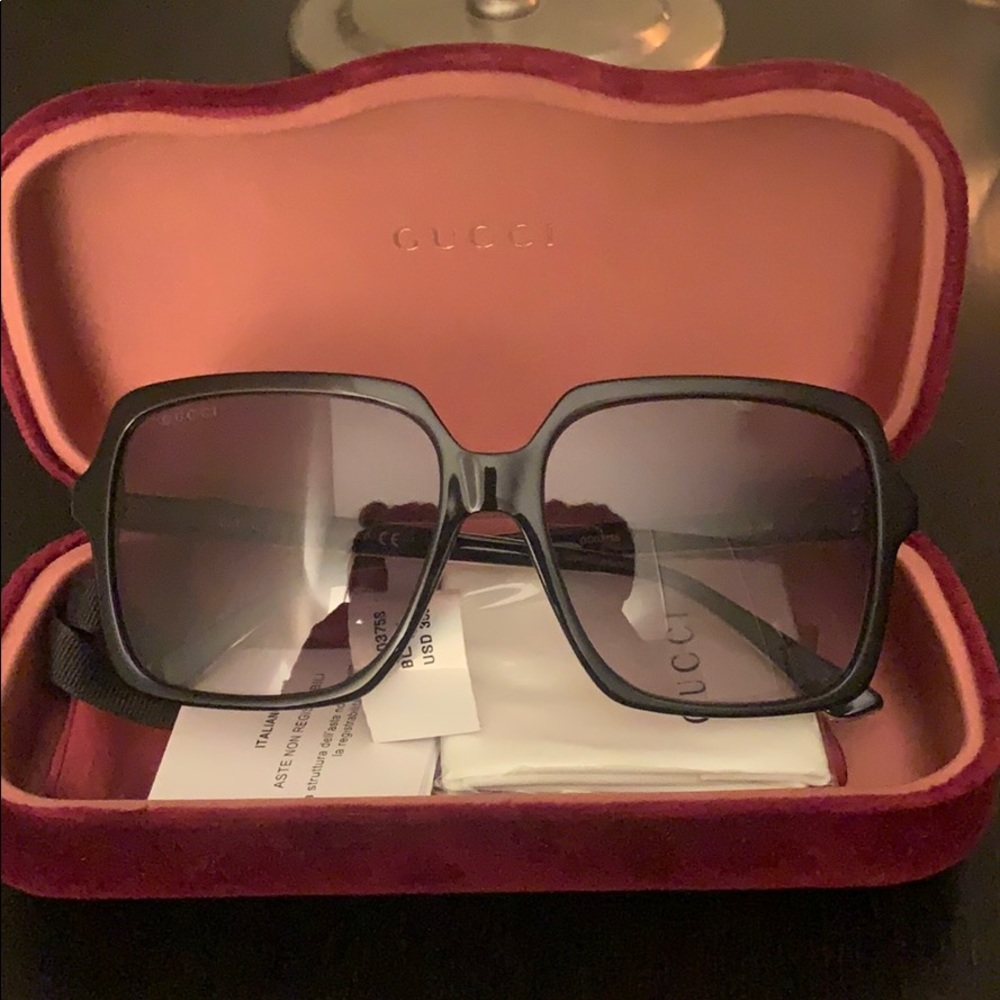 BRAND NEW GUCCI SUNGLASSES
